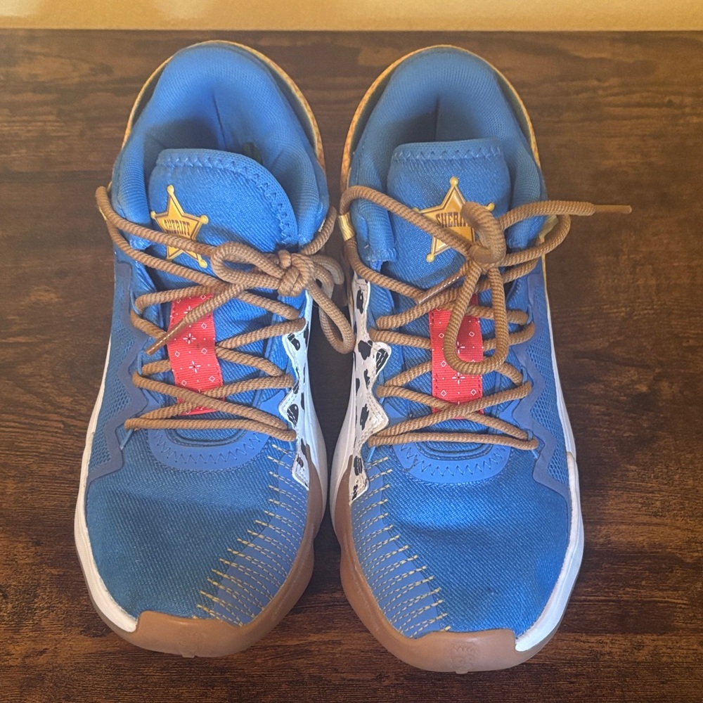 adidas bounce Toy Story shoes boys size 5
